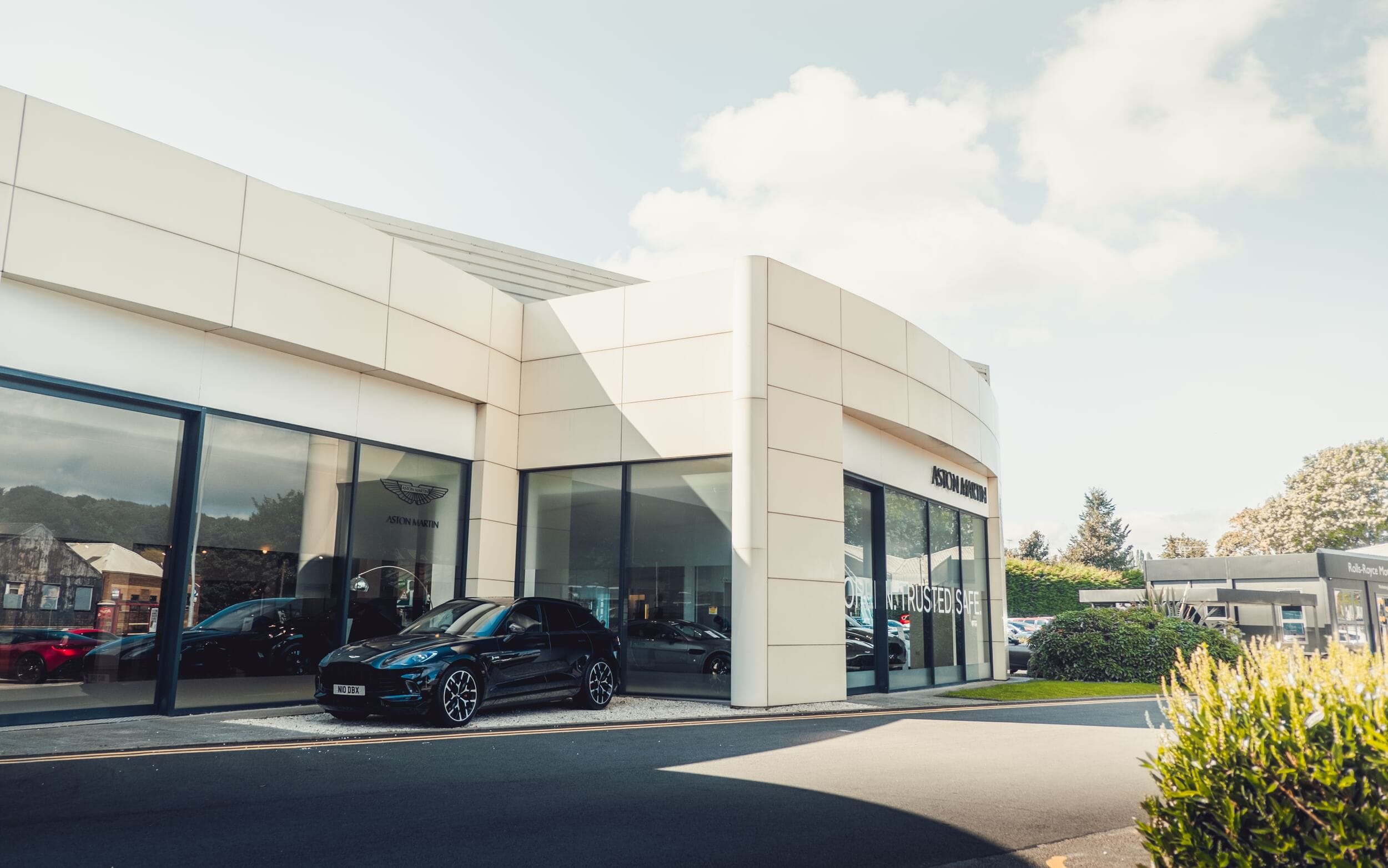 Aston Martin Leeds - New